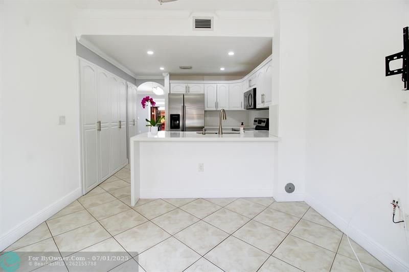 8544 NW 140th Ter #1002, Miami Lakes, Florida image 10