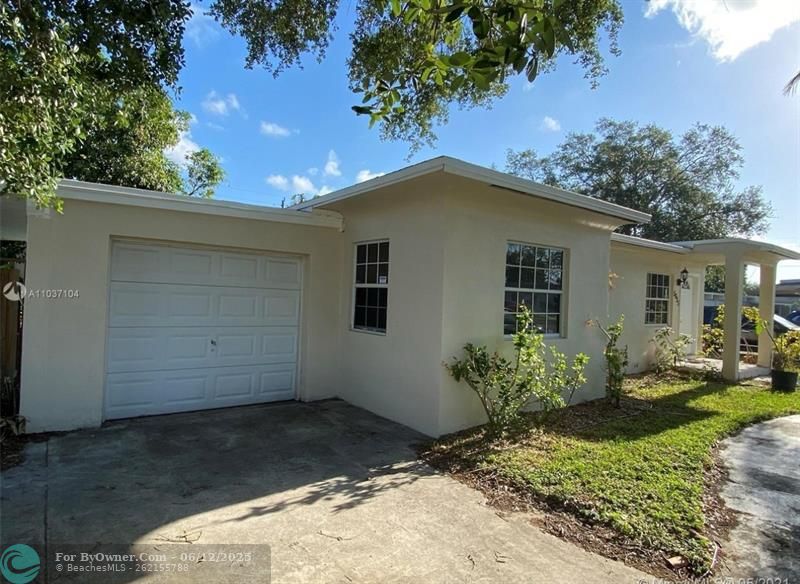 5635 Grant St, Hollywood, Florida image 2