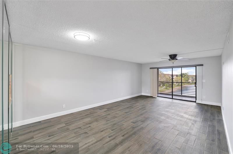 4930 E Sabal Palm Blvd #402, Tamarac, Florida image 4