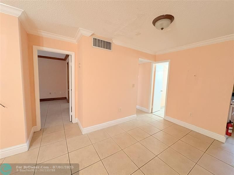 2760 W 62nd Pl #203, Hialeah, Florida image 12
