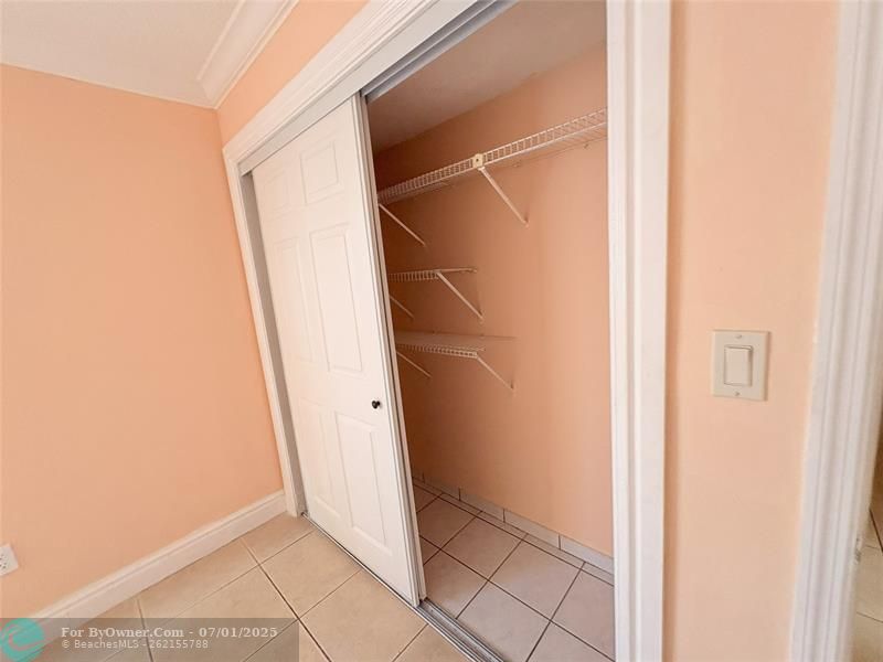 2760 W 62nd Pl #203, Hialeah, Florida image 16