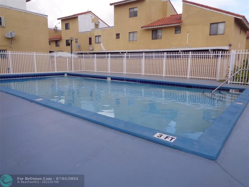 2760 W 62nd Pl #203, Hialeah, Florida image 3