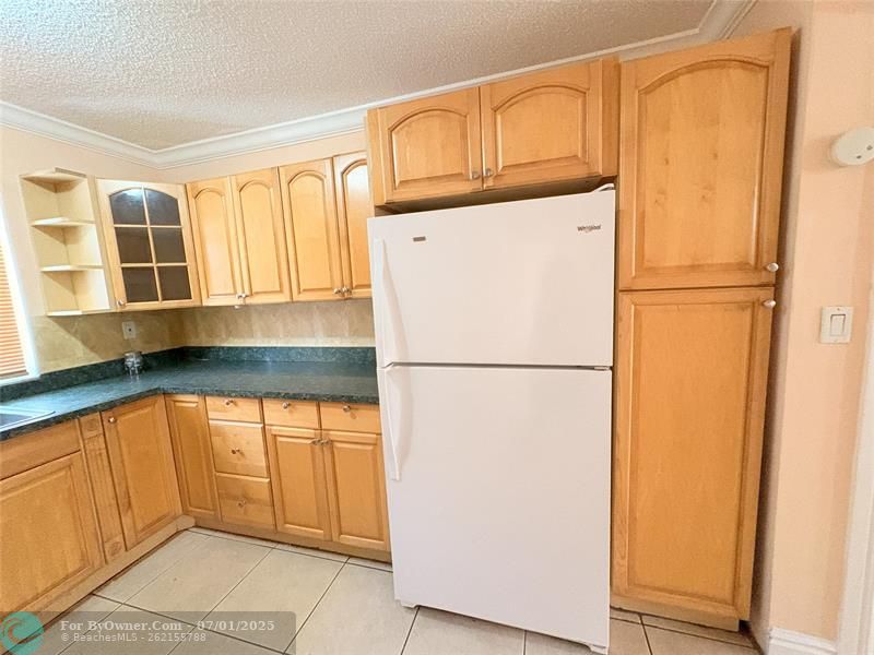 2760 W 62nd Pl #203, Hialeah, Florida image 7