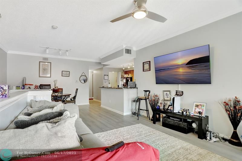 5840 W Sample Rd #305, Coral Springs, Florida image 8