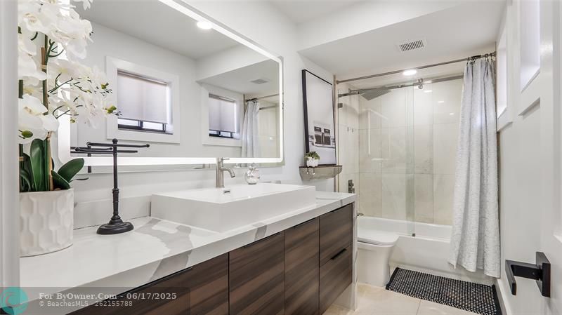 #7I, Hollywood, Florida image 26
