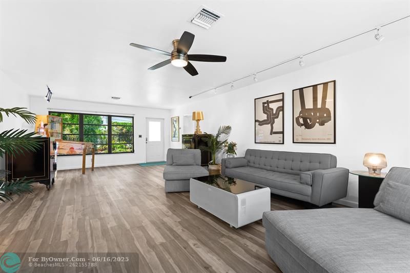 2024 NE 24th St, Wilton Manors, Florida image 11