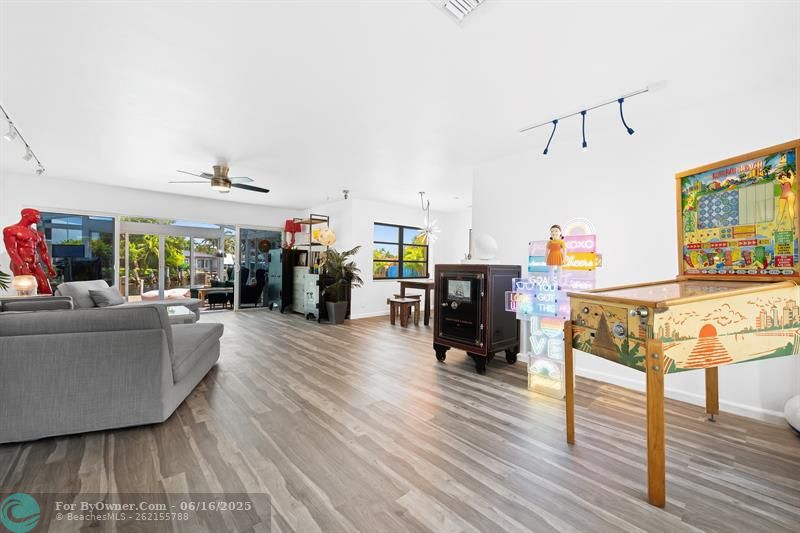 2024 NE 24th St, Wilton Manors, Florida image 3