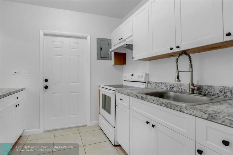 3025 NW 5th St, Fort Lauderdale, Florida image 9