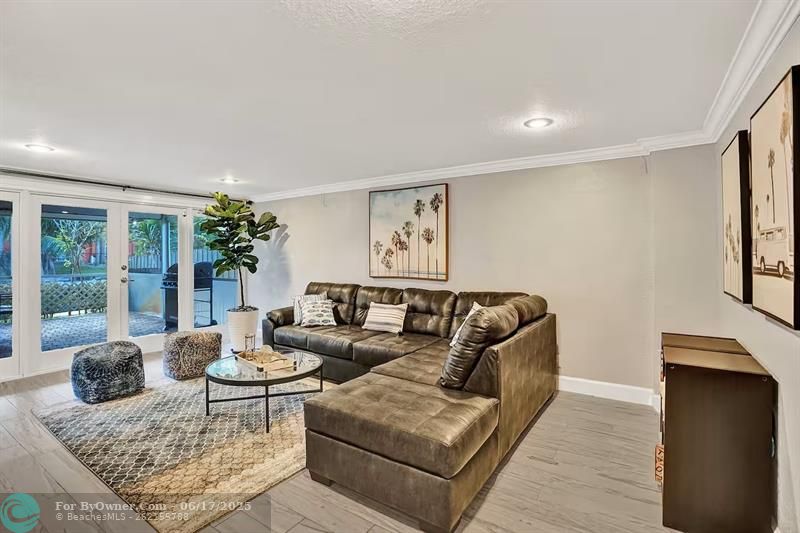 616 NW 21st St, Wilton Manors, Florida image 11