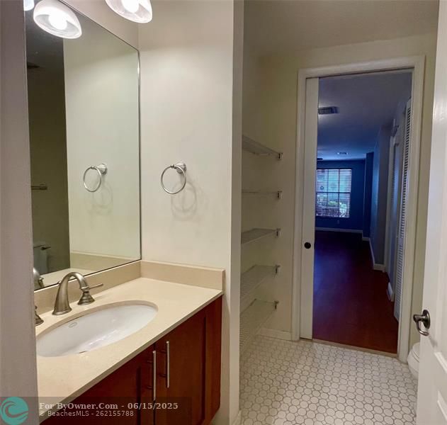417 SW 13th Terrace #417, Fort Lauderdale, Florida image 8
