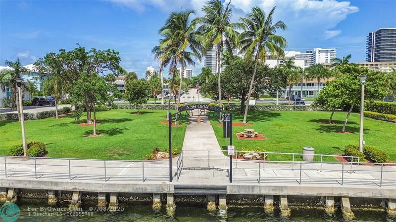 Public Park Right Across the Street from Your Unit, Have Picnics, Watch the Boats & Yachts, Catch the Water Taxi or just take in the South Florida Sun.