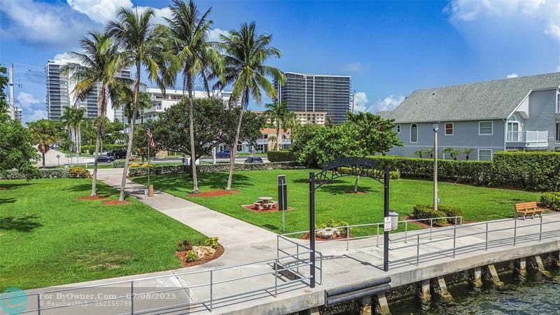 Public Park Right Across the Street from Your Unit, Have Picnics, Watch the Boats & Yachts, Catch the Water Taxi or just take in the South Florida Sun.