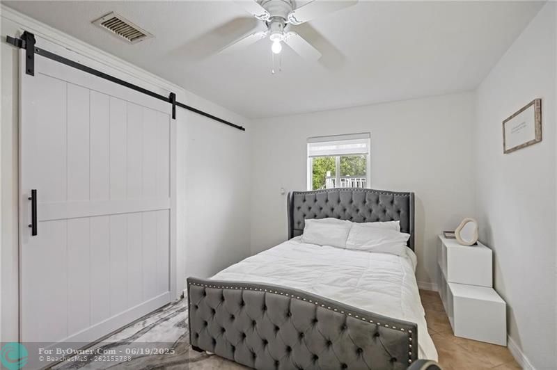 6129 Hogan Creek Road, Margate, Florida image 16