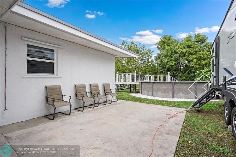 6129 Hogan Creek Road, Margate, Florida image 28