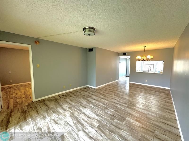 10434 Sunrise Lakes Blvd #110, Sunrise, Florida image 9
