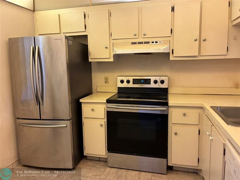 10402 Sunrise Lakes Blvd #102, Sunrise, Florida image 6