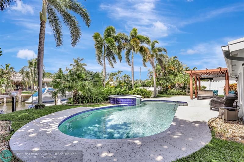 906 SE 10th St, Pompano Beach, Florida image 37