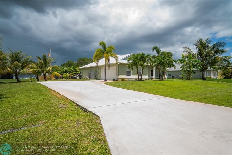 1852 SW Erie St, Port Saint Lucie, Florida image 5