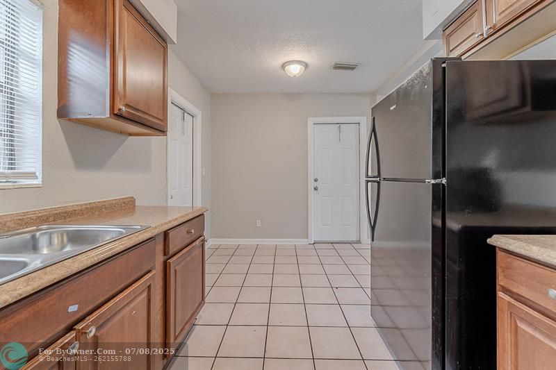924 NW 11th Pl, Fort Lauderdale, Florida image 9