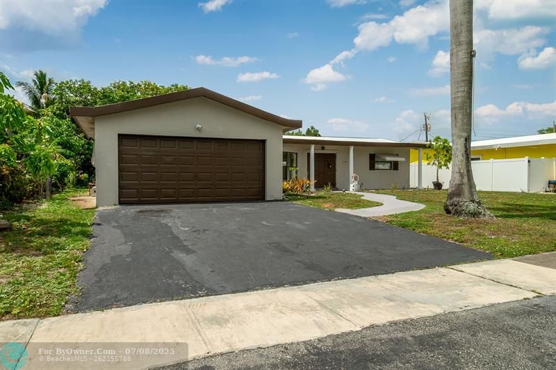 3690 NW 26th St, Lauderdale Lakes, Florida image 2