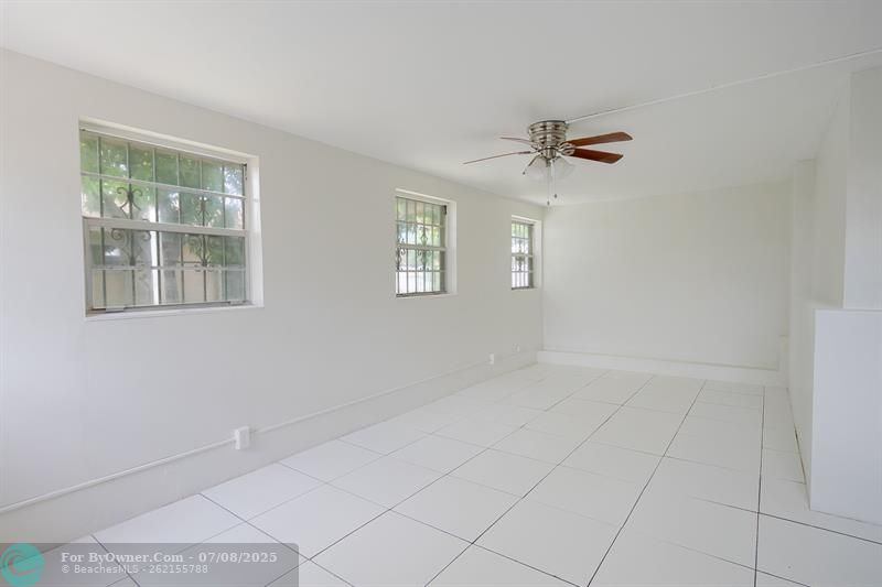 3690 NW 26th St, Lauderdale Lakes, Florida image 24