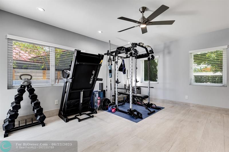 2432 Bayview Dr, Fort Lauderdale, Florida image 36