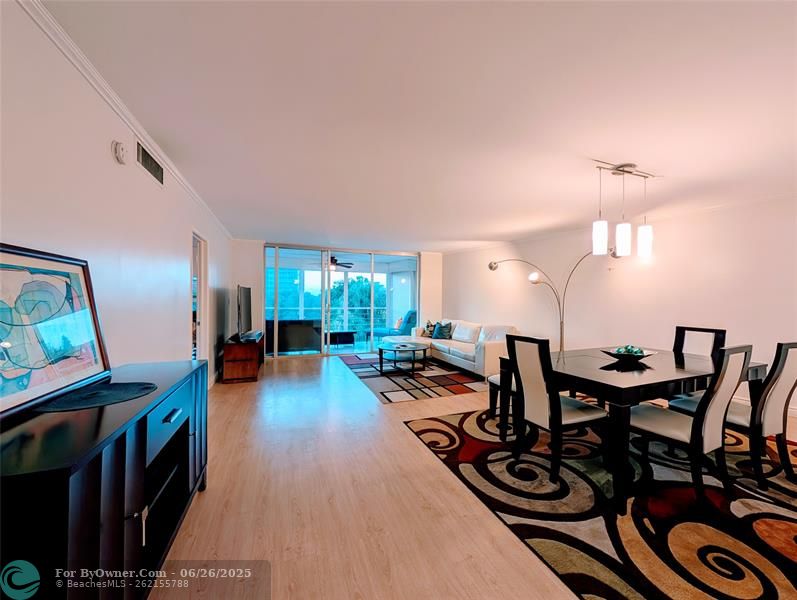 545 Oaks Ln #406, Pompano Beach, Florida image 4
