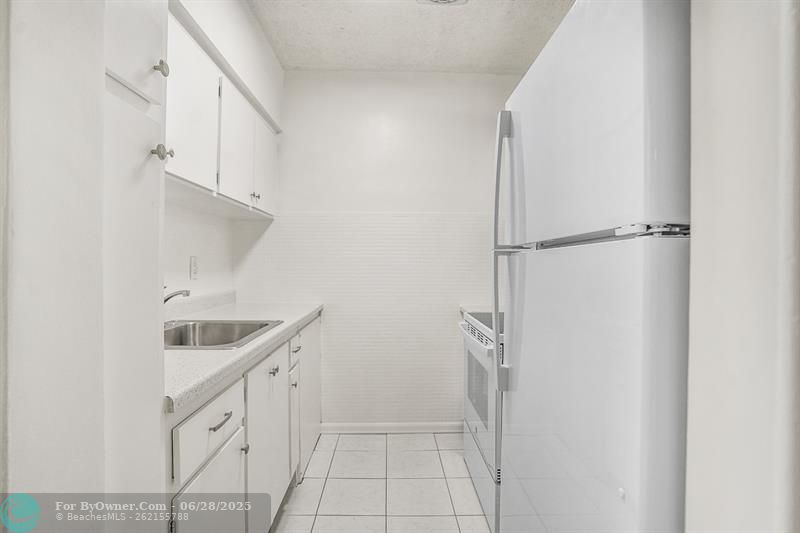 1015 SW 11th Ave #5K, Hallandale Beach, Florida image 13