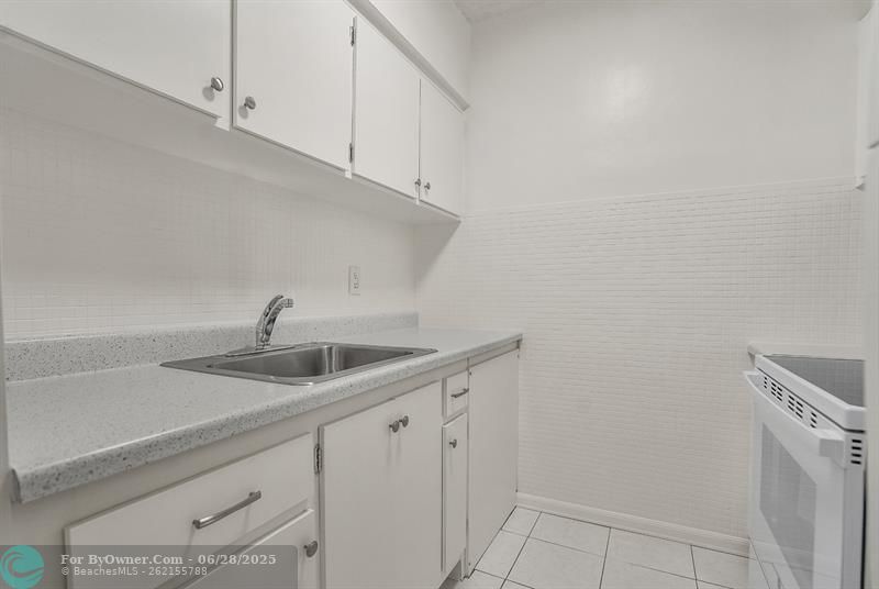 1015 SW 11th Ave #5K, Hallandale Beach, Florida image 5
