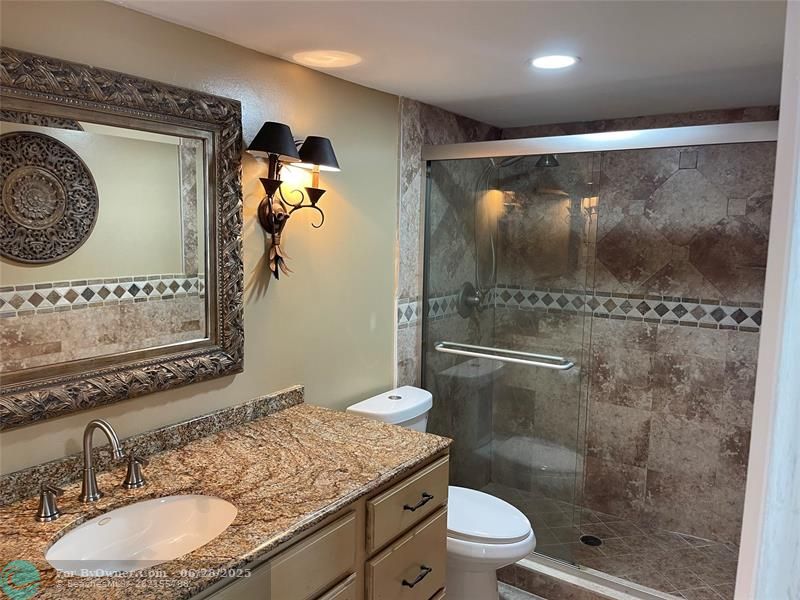 427 Golden Isles Dr #14C, Hallandale Beach, Florida image 9