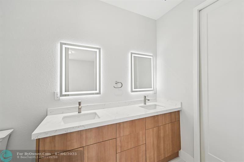 9516 President Circle, Port Charlotte, Florida image 37