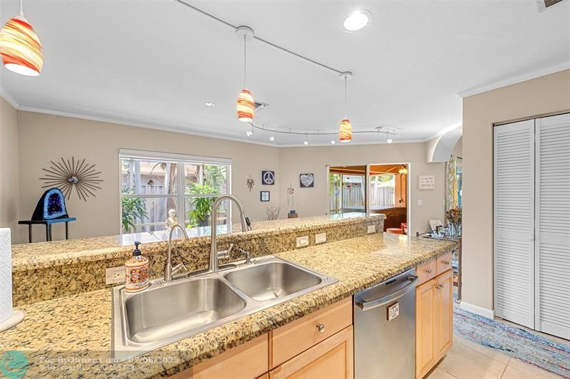 1383 NE 27th St, Pompano Beach, Florida image 16