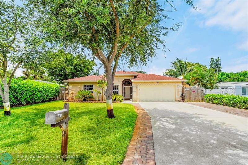 1383 NE 27th St, Pompano Beach, Florida image 3