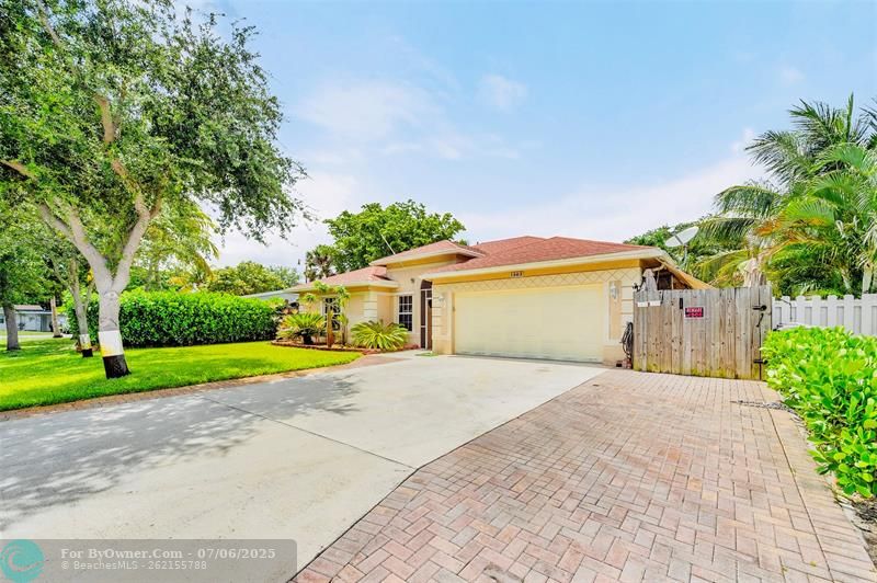 1383 NE 27th St, Pompano Beach, Florida image 4