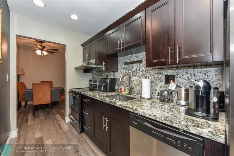 298 SW 6th St #103, Boca Raton, Florida image 6