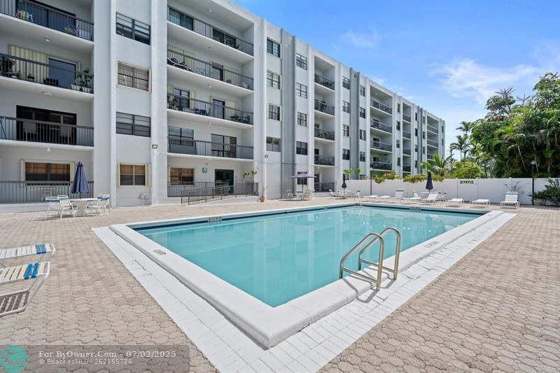 1301 NE 7th St #113, Hallandale Beach, Florida image 1