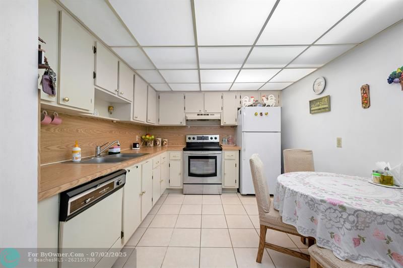 1301 NE 7th St #113, Hallandale Beach, Florida image 13