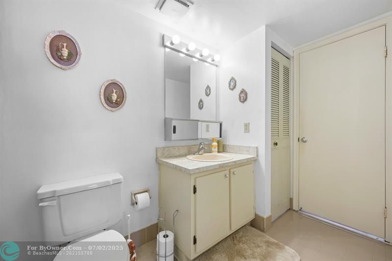 1301 NE 7th St #113, Hallandale Beach, Florida image 17
