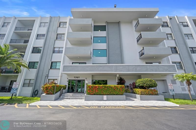 1301 NE 7th St #113, Hallandale Beach, Florida image 3