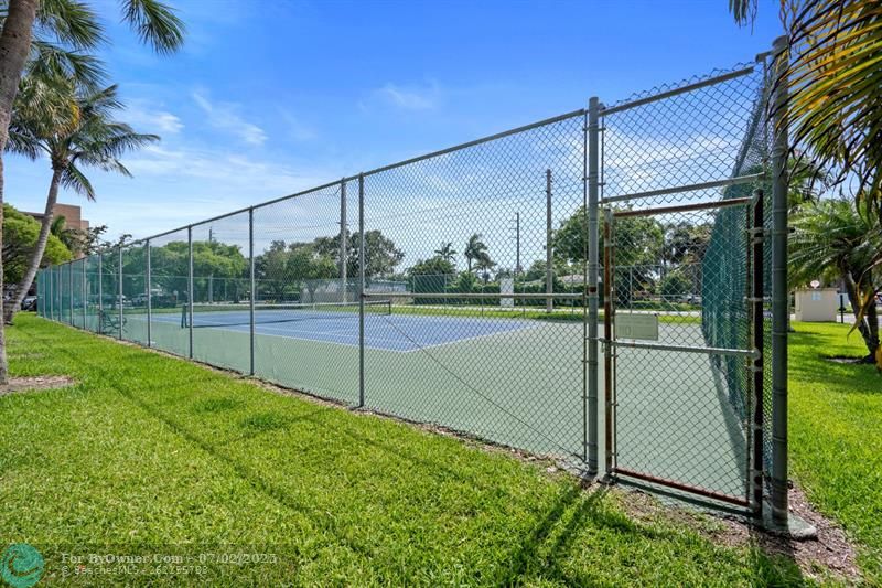 1301 NE 7th St #113, Hallandale Beach, Florida image 30