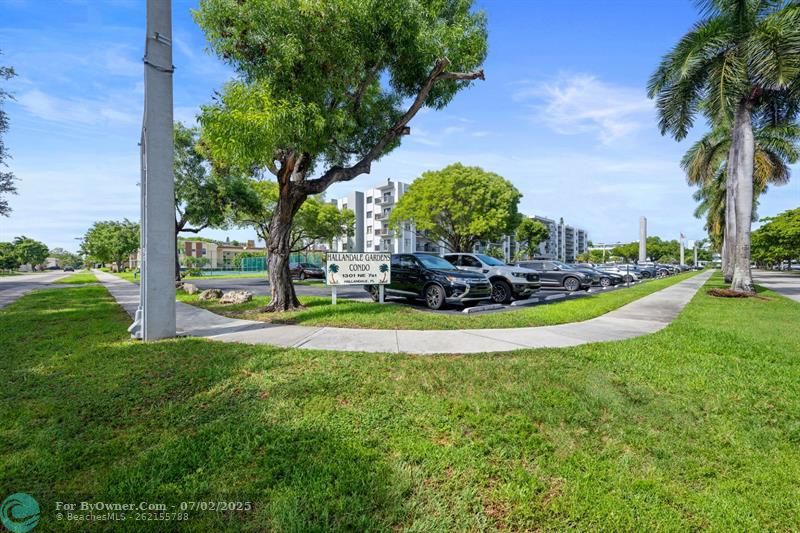 1301 NE 7th St #113, Hallandale Beach, Florida image 31