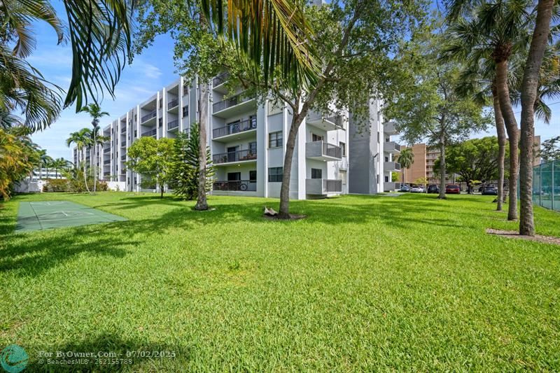 1301 NE 7th St #113, Hallandale Beach, Florida image 33