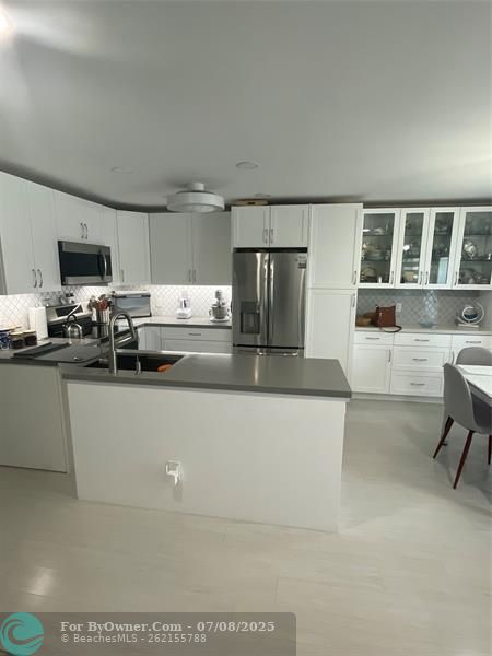 Slow Close Custom Kitchen Cabinets
