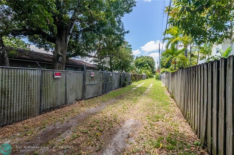 801 SW 18th St, Fort Lauderdale, Florida image 10