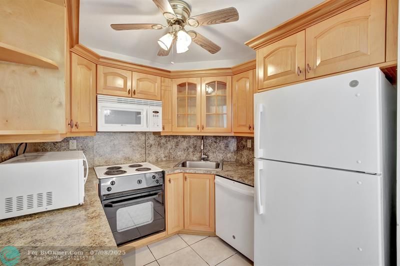3200 NE 7th Ct #206B, Pompano Beach, Florida image 13