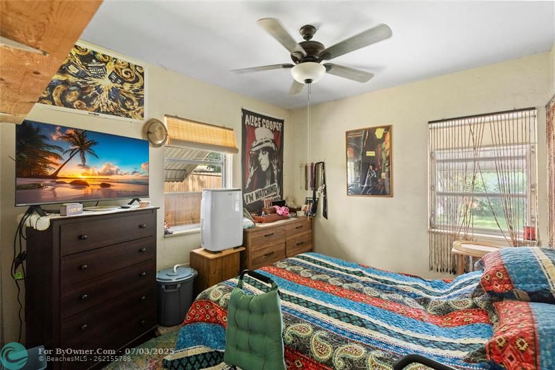 1571 NE 179th St, North Miami Beach, Florida image 19
