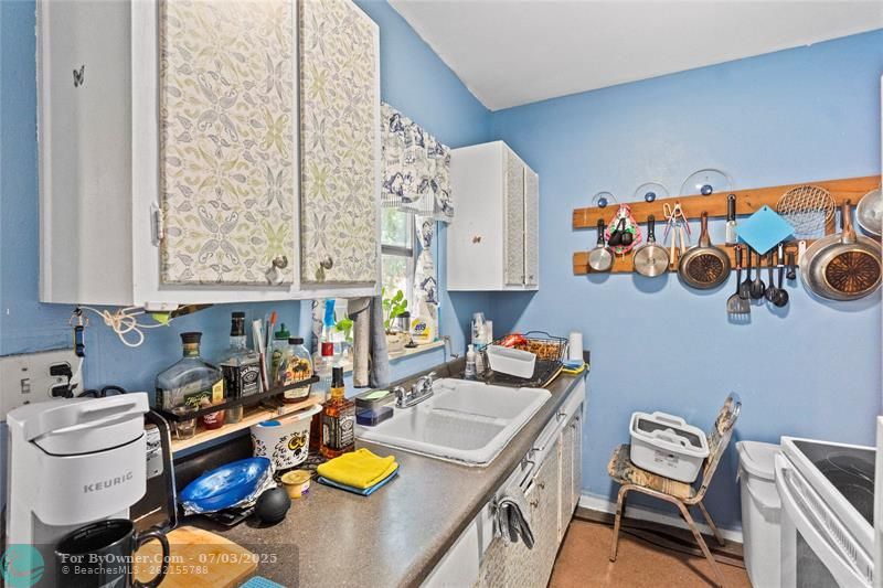 1571 NE 179th St, North Miami Beach, Florida image 26