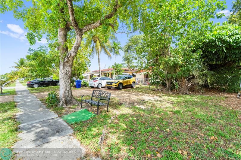 1571 NE 179th St, North Miami Beach, Florida image 4