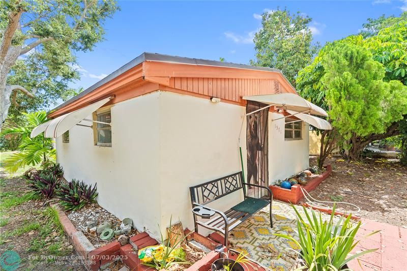 1571 NE 179th St, North Miami Beach, Florida image 5