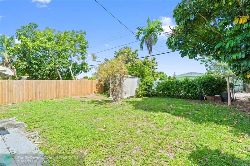 1571 NE 179th St, North Miami Beach, Florida image 9